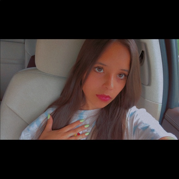 Meet your Posher, Brianna - Picture 2 of 4